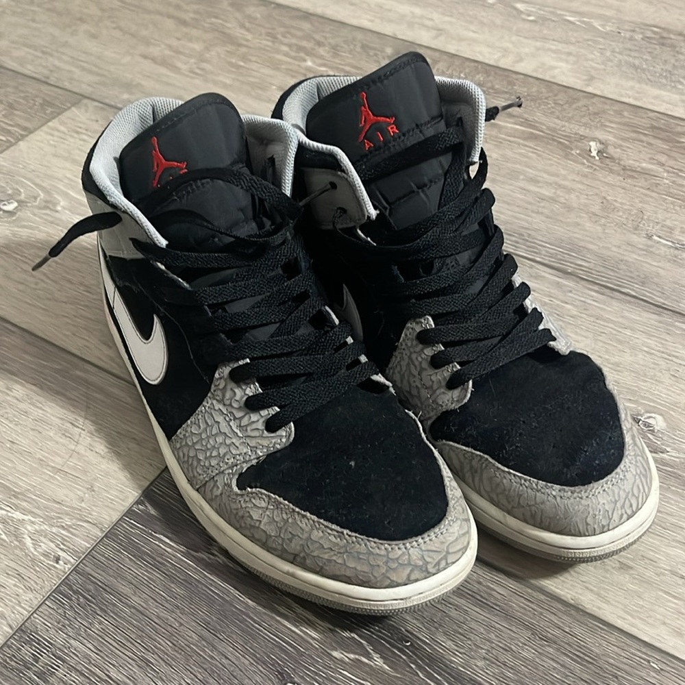 Men’s Air Jordans size 12